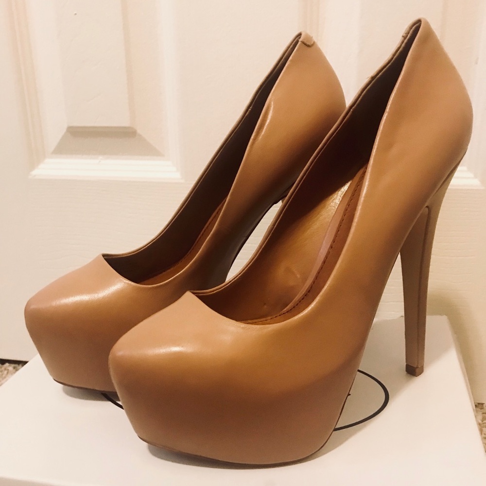DEJAVU Steve Madden Pumps (Brand New)